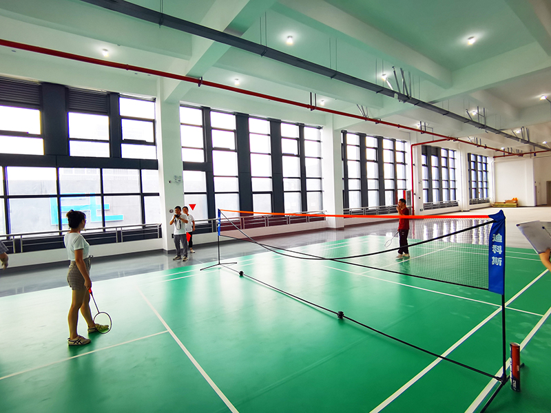2-羽毛球.jpg 2-羽毛球.jpg